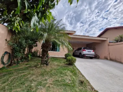 Casa de Condomínio com 3 Quartos à venda, 127m² no Bandeirantes, Londrina