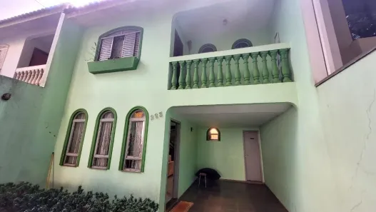Sobrado com 3 Quartos para alugar, 128m² no Vila Bosque, Maringá