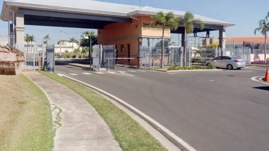 Lote/Terreno à venda, 250m² no Parque Olívio Franceschini, Hortolândia