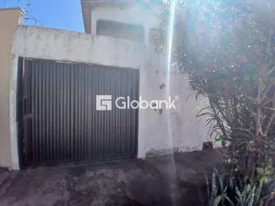 Casa com 5 Quartos à venda, 180m² no Independência, Montes Claros