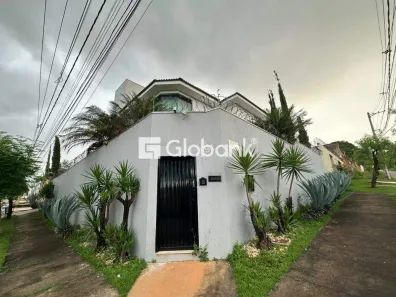 Casa com 5 Quartos para alugar, 360m² no Ibituruna, Montes Claros
