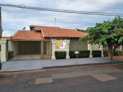 Casa com 3 Quartos à venda, 260m² no Parque São Miguel, São José do Rio Preto
