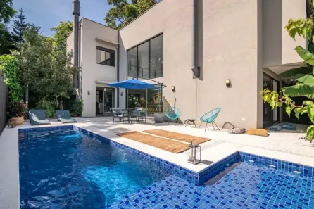 Casa com 3 Quartos para alugar, 280m² no Taboão, Curitiba