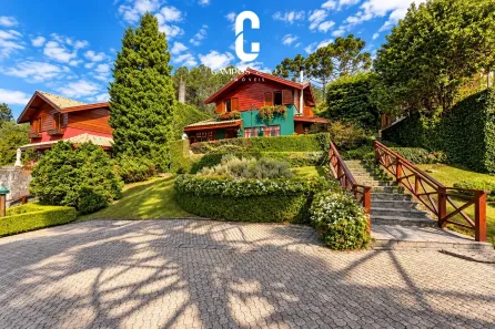 Casa de Condomínio com 4 Quartos à venda, 250m² no Jardim Andira, Campos do Jordão