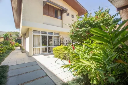 Casa com 3 Quartos para alugar, 250m² no Alto da Lapa, São Paulo