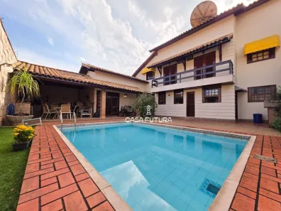 Casa com 3 Quartos à venda, 293m² no Jardim Amália, Volta Redonda