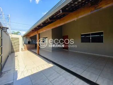 Casa com 3 Quartos para alugar, 153m² no Alto Umuarama, Uberlândia