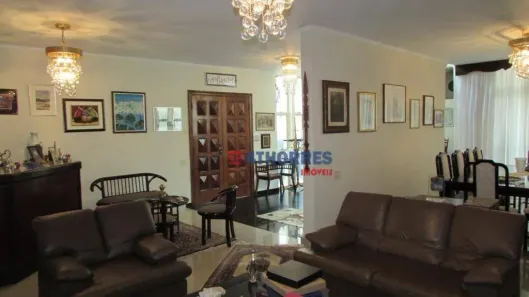 Casa com 5 Quartos para alugar, 269m² no Sumaré, São Paulo