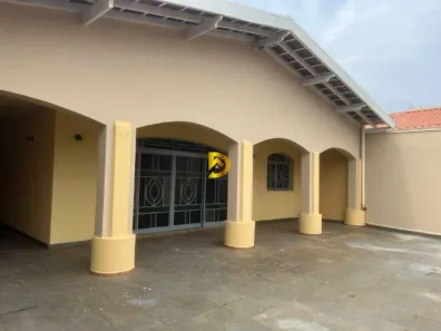 Casa com 4 Quartos para alugar, 198m² no Santa Marta, Uberaba