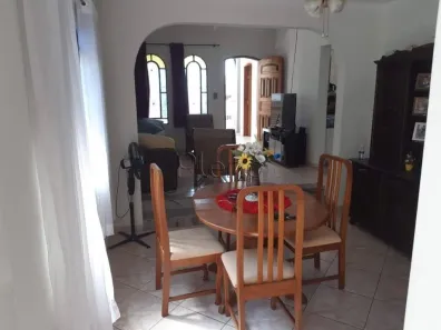 Sobrado com 3 Quartos à venda, 179m² no Vila Clayton, Valinhos