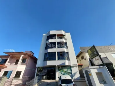 Apartamento com 2 Quartos para alugar, 65m² no Praia Comprida, São José