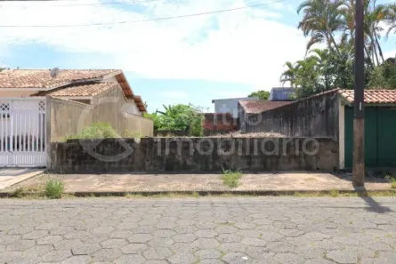 Lote/Terreno à venda, 240m² no Jardim Peruibe, Peruíbe