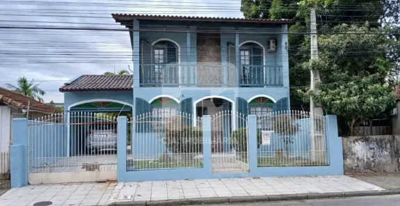 Casa com 4 Quartos à venda, 198m² no Barreiros, São José