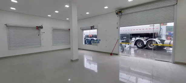 Sala Comercial para alugar, 112m² no Centro, Caraguatatuba