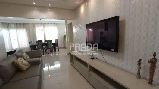 Casa com 3 Quartos à venda, 225m² no Jardim Patrícia, Uberlândia