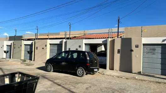 Casa com 3 Quartos para alugar, 100m² no Cohab São Francisco, Petrolina