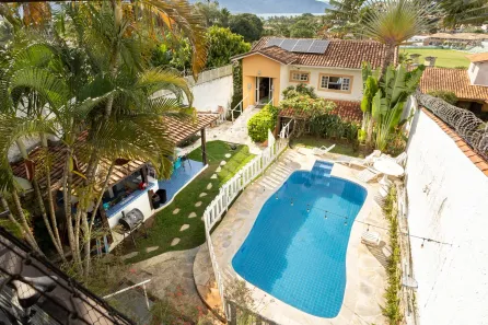 Sobrado com 4 Quartos à venda, 255m² no Itaguassú, Ilhabela