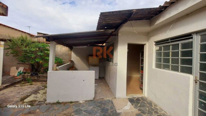 Casa com 2 quartos — Serrano, Belo Horizonte