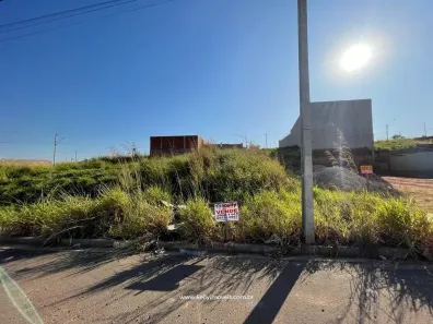 à venda, 160m² no Conjunto Habitacional Eme Antonio Pioch Fontolan, Presidente Prudente