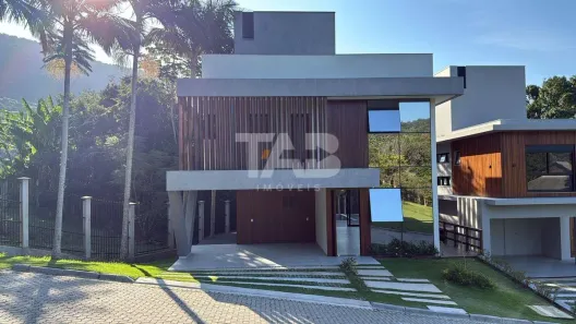 Casa com 3 Quartos à venda, 339m² no Centro, Balneário Camboriú