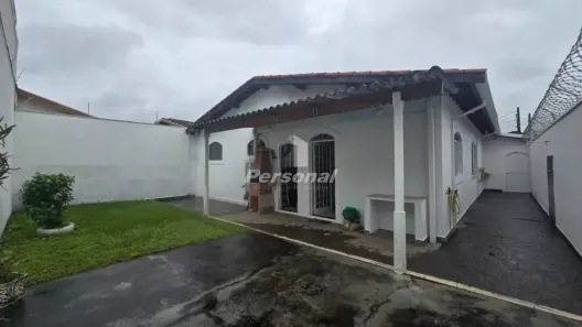 Casa com 3 Quartos para alugar, 140m² no Jardim Independência, Taubaté