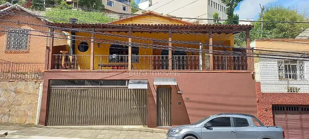 Casa com 3 Quartos à venda, 360m² no São Mateus, Juiz de Fora