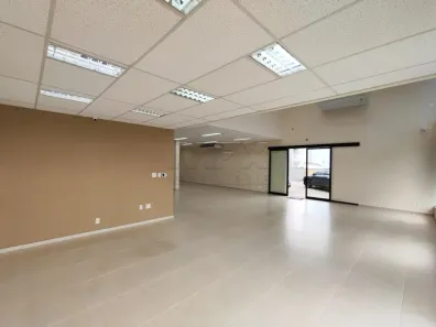 Prédio Comercial para alugar, 700m² no Chácara das Flores, Bauru