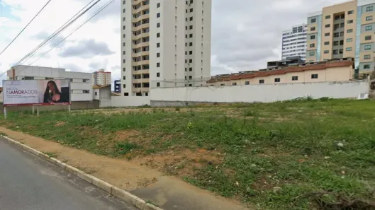 Lote/Terreno à venda, 1840m² no Candeias, Vitória da Conquista