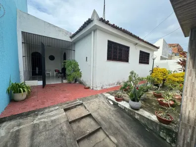 Casa com 3 Quartos à venda, 252m² no Parque Araxá, Fortaleza