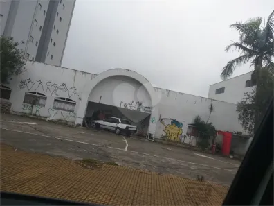 Galpão/Depósito/Armazém para alugar, 600m² no Santo Amaro, São Paulo