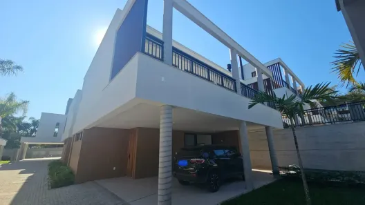 Casa de Condomínio com 3 Quartos à venda, 242m² no Cacupé, Florianópolis