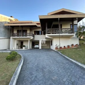 Imóvel Comercial com 4 Quartos à venda, 241m² no Souza Cruz, Brusque