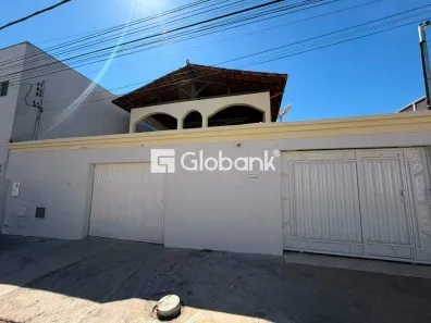 Casa com 3 Quartos para alugar, 140m² no Edgar Pereira, Montes Claros
