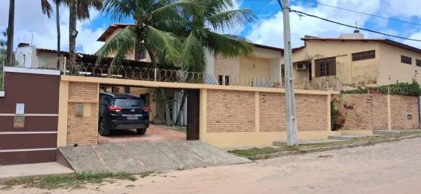 Casa com 3 Quartos para alugar, 300m² no Candelária, Natal