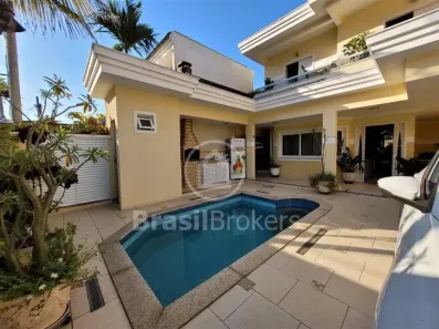 Casa de Condomínio com 4 Quartos à venda, 240m² no Pechincha, Rio de Janeiro