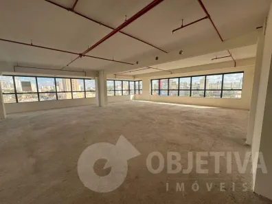 Sala Comercial para alugar, 210m² no Tabajaras, Uberlândia