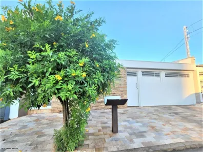 Casa com 4 Quartos à venda, 300m² no Jardim Maria Izabel, Marília