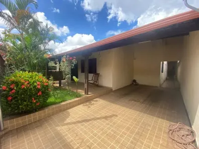Casa com 3 Quartos para alugar, 600m² no Santa Amélia, Belo Horizonte