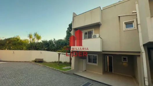 Casa de Condomínio com 3 Quartos para alugar, 130m² no Campo Comprido, Curitiba