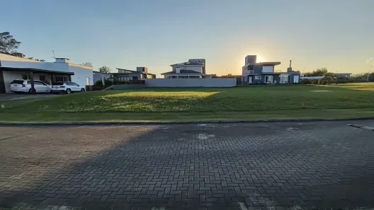 Lote/Terreno à venda, 803m² no Araçatuba, Imbituba