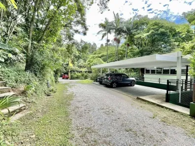 Casa de Condomínio com 3 Quartos à venda, 380m² no Chácara do Refúgio, Carapicuíba