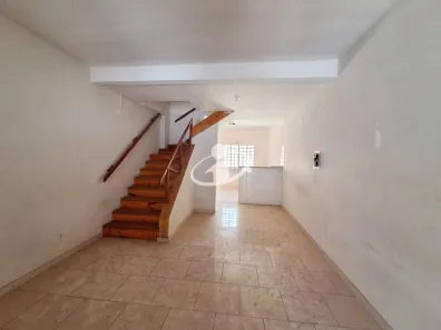 Casa com 3 Quartos para alugar, 117m² no Santa Mônica, Uberlândia