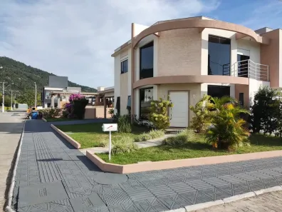 Casa de Condomínio com 4 Quartos para alugar, 223m² no Ingleses do Rio Vermelho, Florianópolis