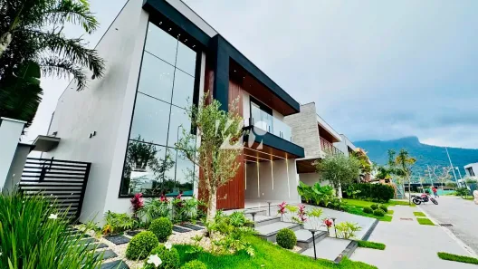 Casa de Condomínio com 3 Quartos à venda, 270m² no Pedra Branca, Palhoça
