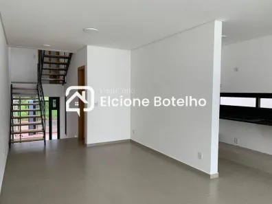 Casa com 2 Quartos para alugar, 156m² no Jardim Karaíba, Uberlândia