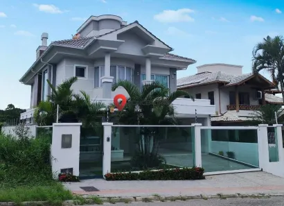 Casa com 4 Quartos para alugar, 300m² no Pedra Branca, Palhoça