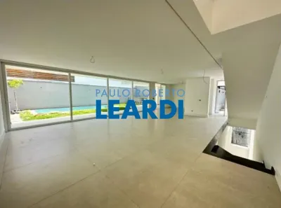 Casa de Condomínio com 4 Quartos à venda, 450m² no Campo Belo, São Paulo