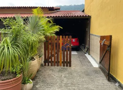 Casa com 2 Quartos à venda, 122m² no Garatucaia, Angra dos Reis