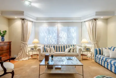 Sobrado com 4 Quartos à venda, 395m² no Três Figueiras, Porto Alegre