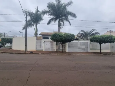 Casa com 3 Quartos à venda, 170m² no Jardim Pioneiros, Londrina